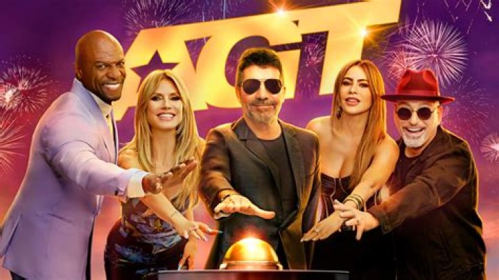 
AGT: All-Stars episode 4: Fans left divided over Heidi pressing the golden buzzer for magician Aidan McCann 