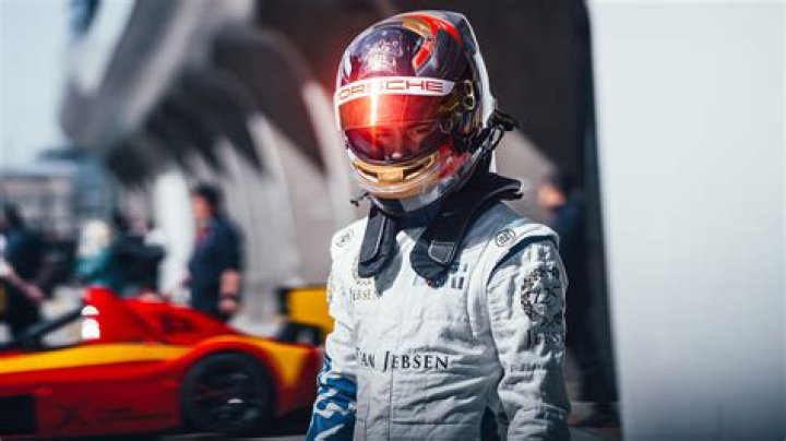 Alex Albon’s Dad Is A Former Race Car Driver – Who Is His Mother?