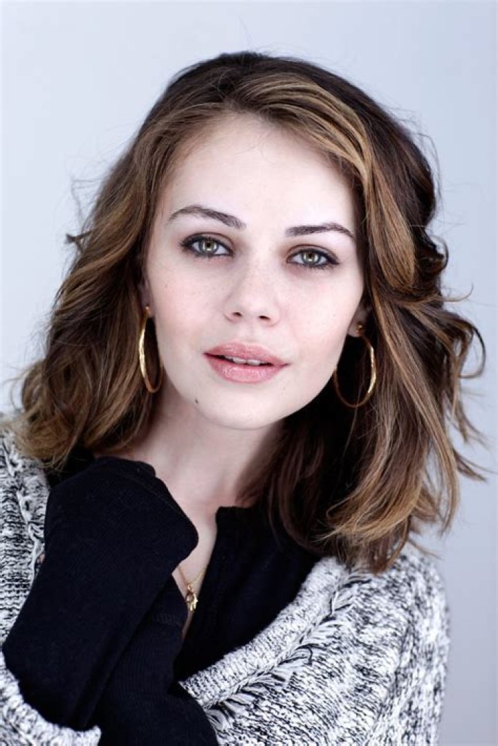 
Alexis Dziena Height, Weight, Net Worth, Age, Birthday, Wikipedia, Who, Nationality, Biography 