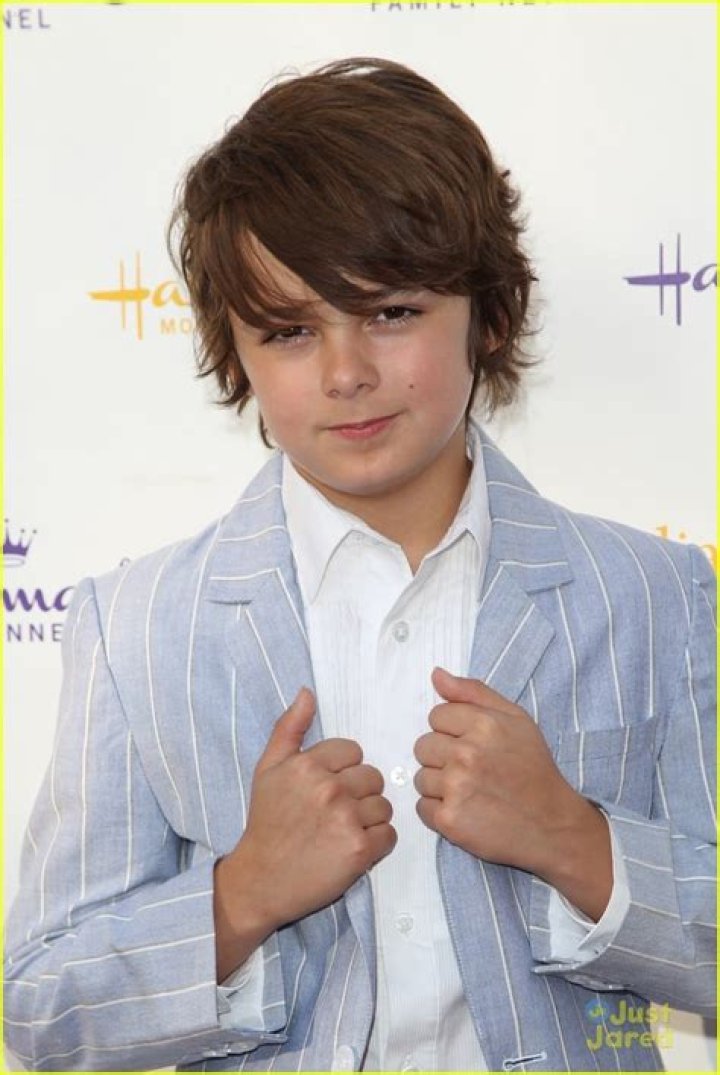 
All About 17yo Actor Max Charles: Net Worth, Girlfriend, Parents 