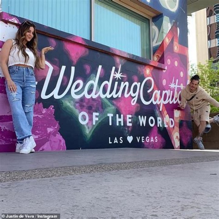 
All about Justin de Vera: Alisan Porter gets hitched to longtime partner in Las Vegas 