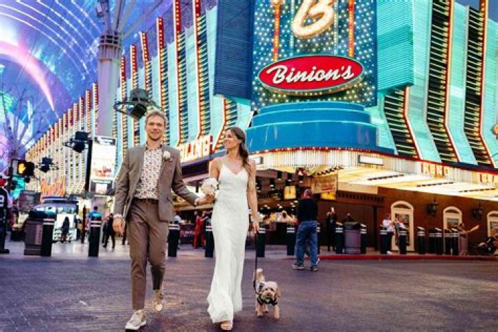 
‘America’s Got Talent’ Stars Thommy Ten and Amélie van Tass Get Married at Las Vegas Chapel 