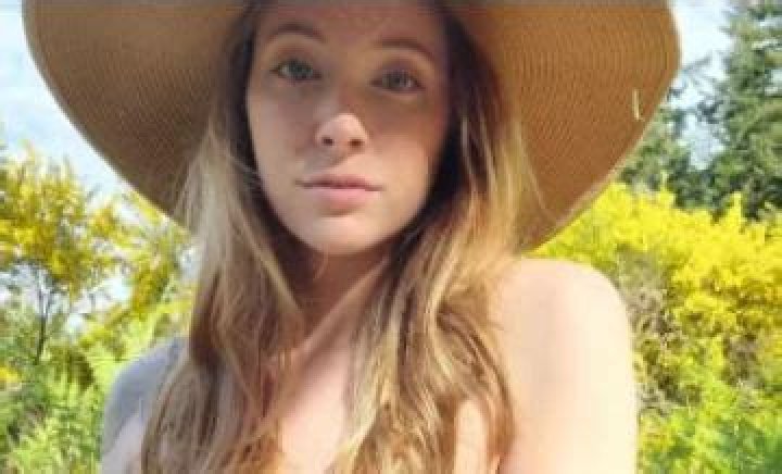 Anna Rose Xoxo Height, Weight, Net Worth, Age, Birthday, Wikipedia, Who, Nationality, Biography