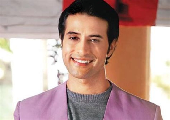 Apurva Agnihotri Height, Weight, Net Worth, Age, Birthday, Wikipedia, Who, Instagram, Biography