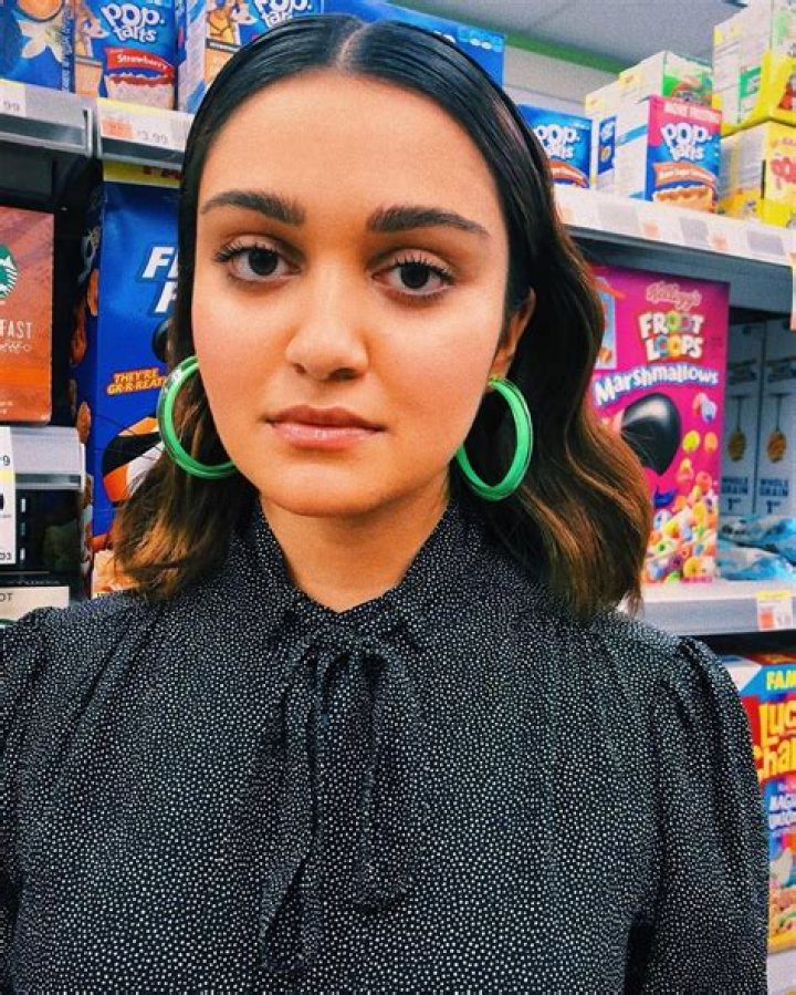 Ariela Barer’s Ethnicity, Height, Age, Relationships, Net Worth, Bio