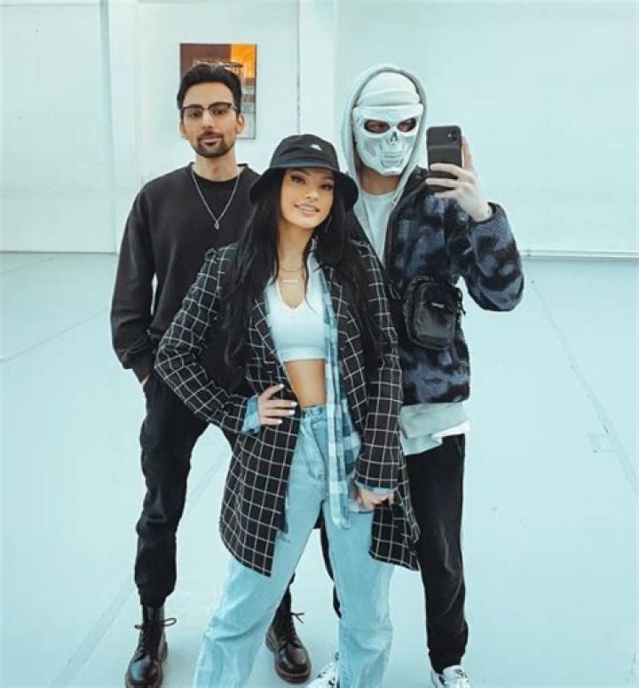 Avemoves Height, Weight, Net Worth, Age, Birthday, Wikipedia, Who, Instagram, Biography