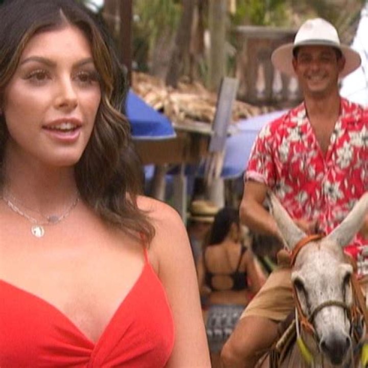 
Bachelor in Paradise:’ Jesse Palmer and Wells Adams Tease Supersized Season 