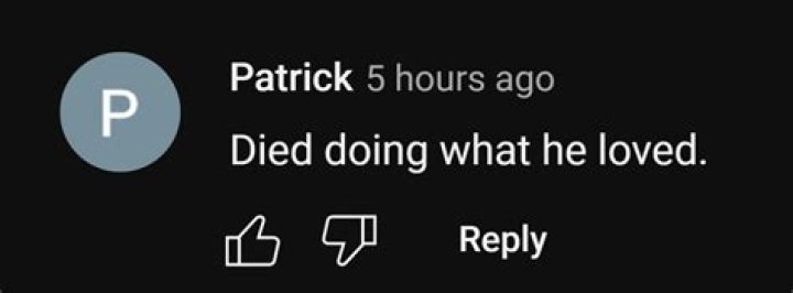 
Banner plane crashes in Hollywood, prompting tributary messages online for dead pilot 