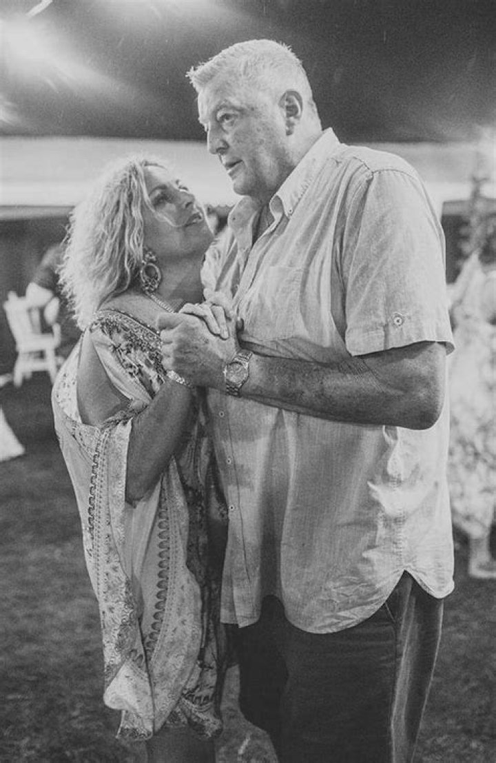 
Barry Round Wife Who is Barry Round Wife? 