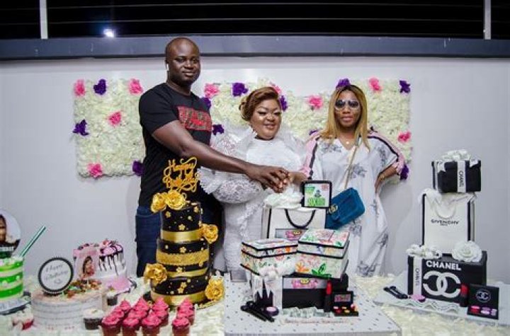 
BBN Star, Khloe Stir Reactions With Photos Of Her Dressing To Eniola Badmus Birthday Party 