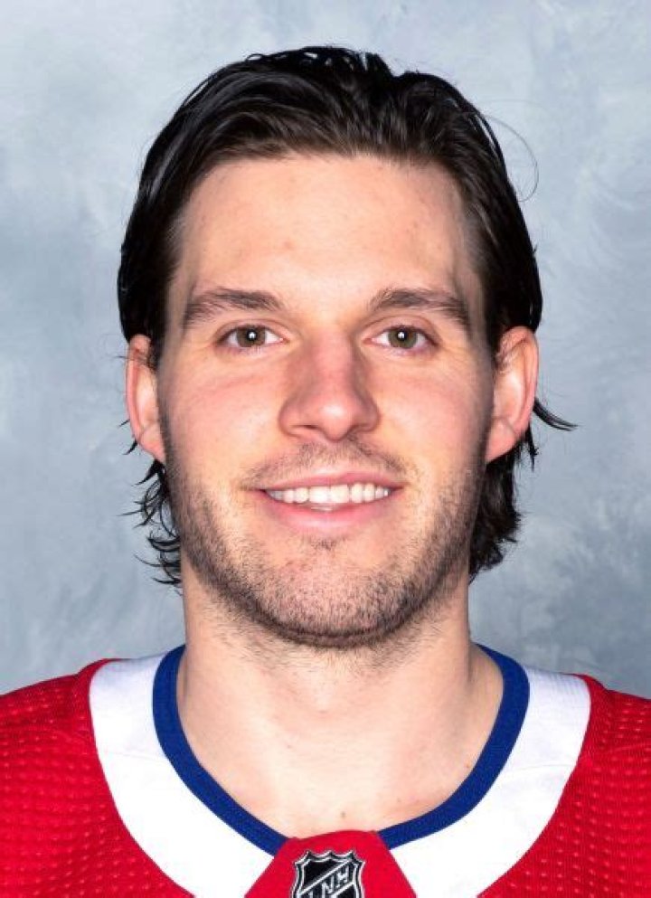 
Ben Chiarot Height, Weight, Net Worth, Age, Birthday, Wikipedia, Who, Nationality, Biography 