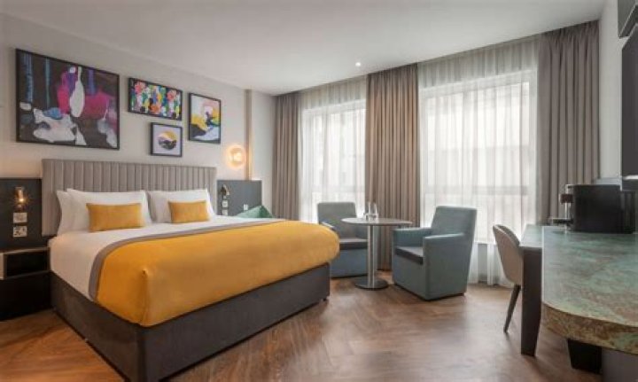 
Brighton Executive Admits Graham Potter’s Exit ‘Not Ideal’ For Billy Gilmour 