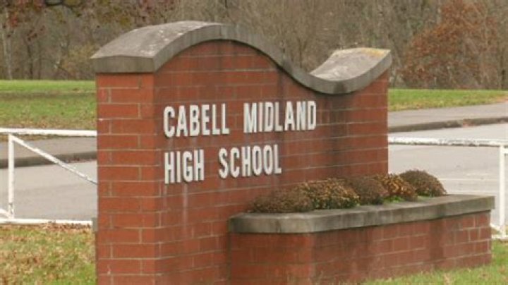 
Cabell Midland High School Student, 17, died after being hit by a car 
