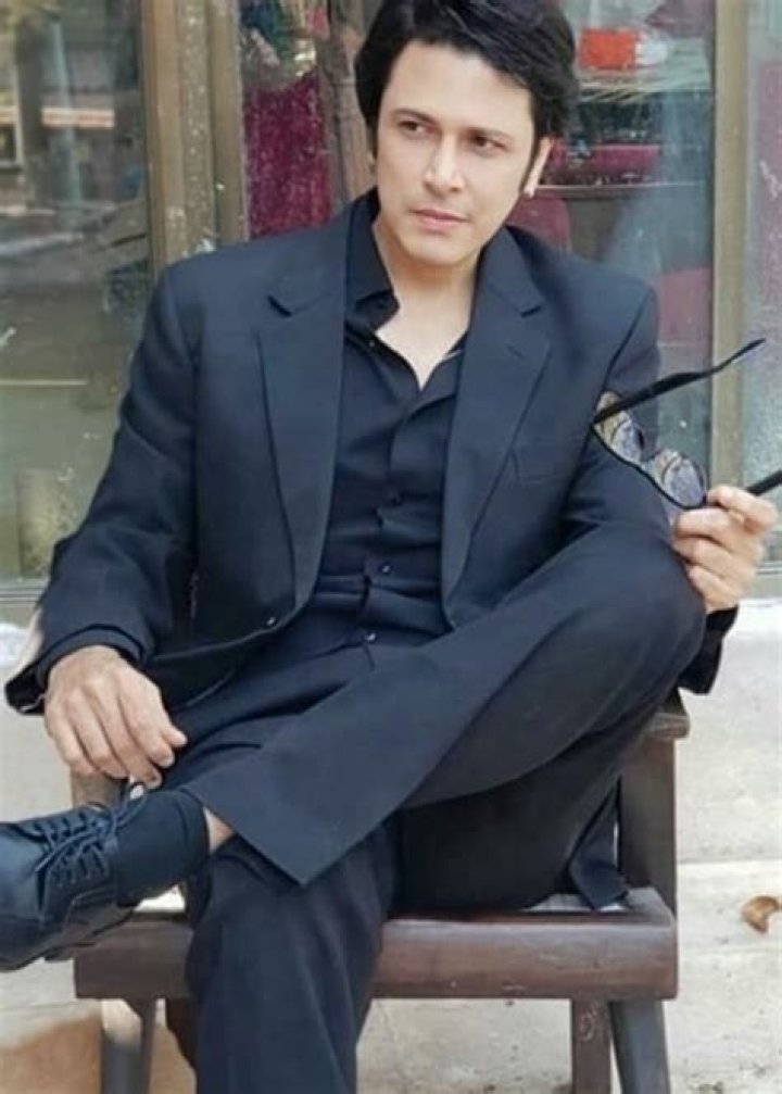 Cezanne Khan Height, Weight, Net Worth, Age, Birthday, Wikipedia, Who, Nationality, Biography