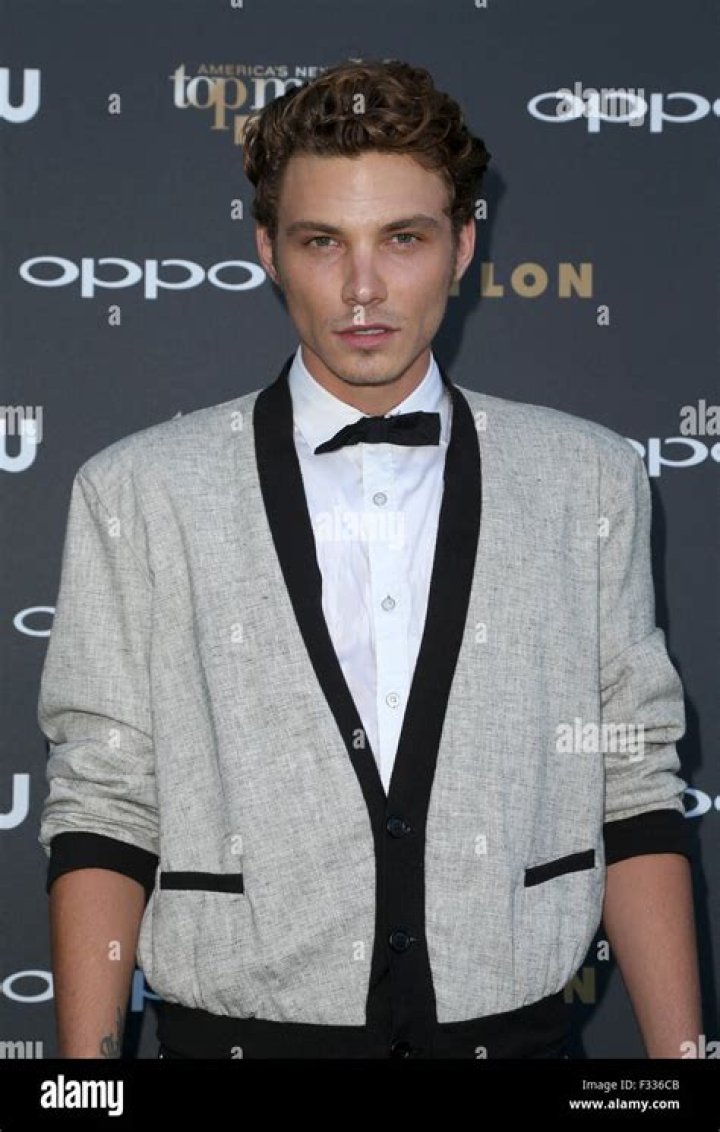 
Chris Schellenger Height, Weight, Net Worth, Age, Birthday, Wikipedia, Who, Instagram, Biography 