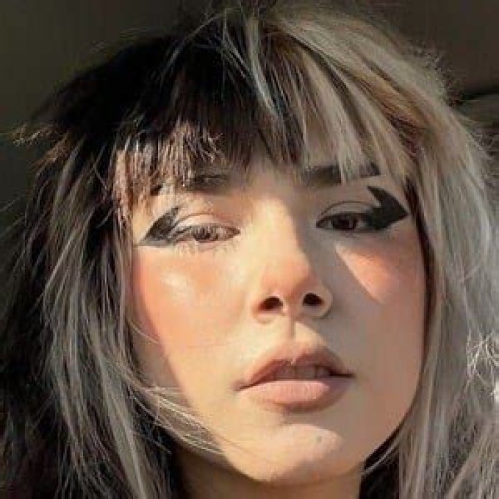 
Cvnela Height, Weight, Net Worth, Age, Birthday, Wikipedia, Who, Nationality, Biography 