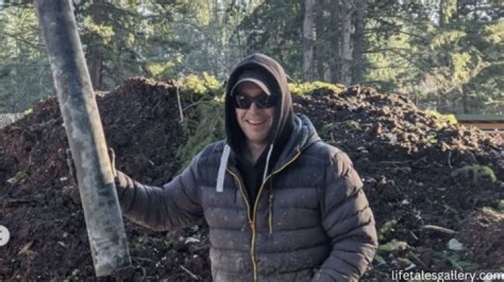 Dan Hayhurst Height, Weight, Net Worth, Age, Birthday, Wikipedia, Who, Instagram, Biography