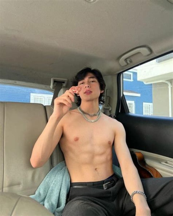 
Dan Moy Height, Weight, Net Worth, Age, Birthday, Wikipedia, Who, Nationality, Biography 