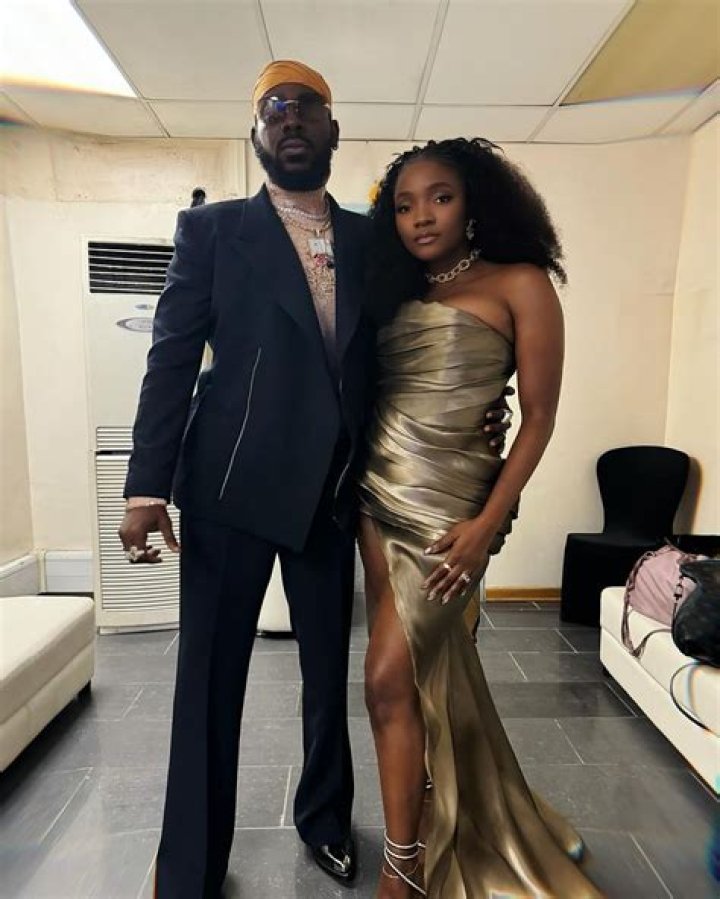 
Davido Eulogizes Adekunle Gold, Simi’s Mothers In New Video With Celebrity Couple 