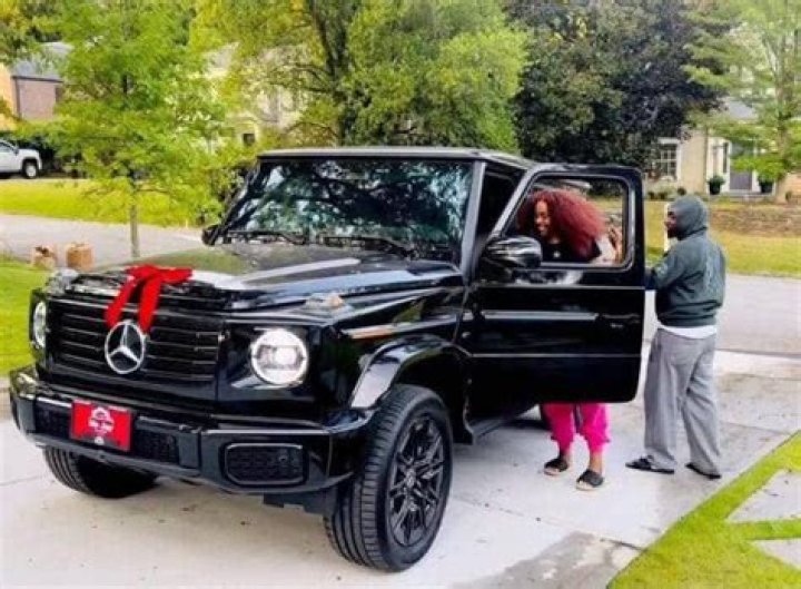 
Davido purchases G-Wagon for his third baby mama, Chioma 