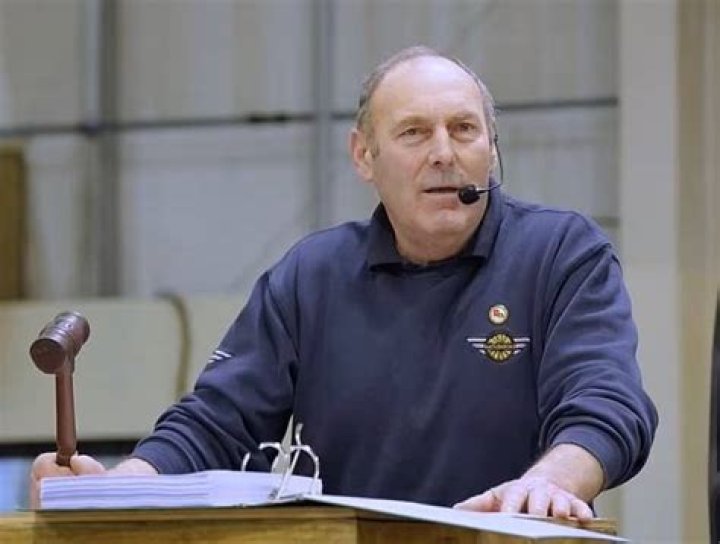 Derek Mathewson Height, Weight, Net Worth, Age, Birthday, Wikipedia, Who, Nationality, Biography