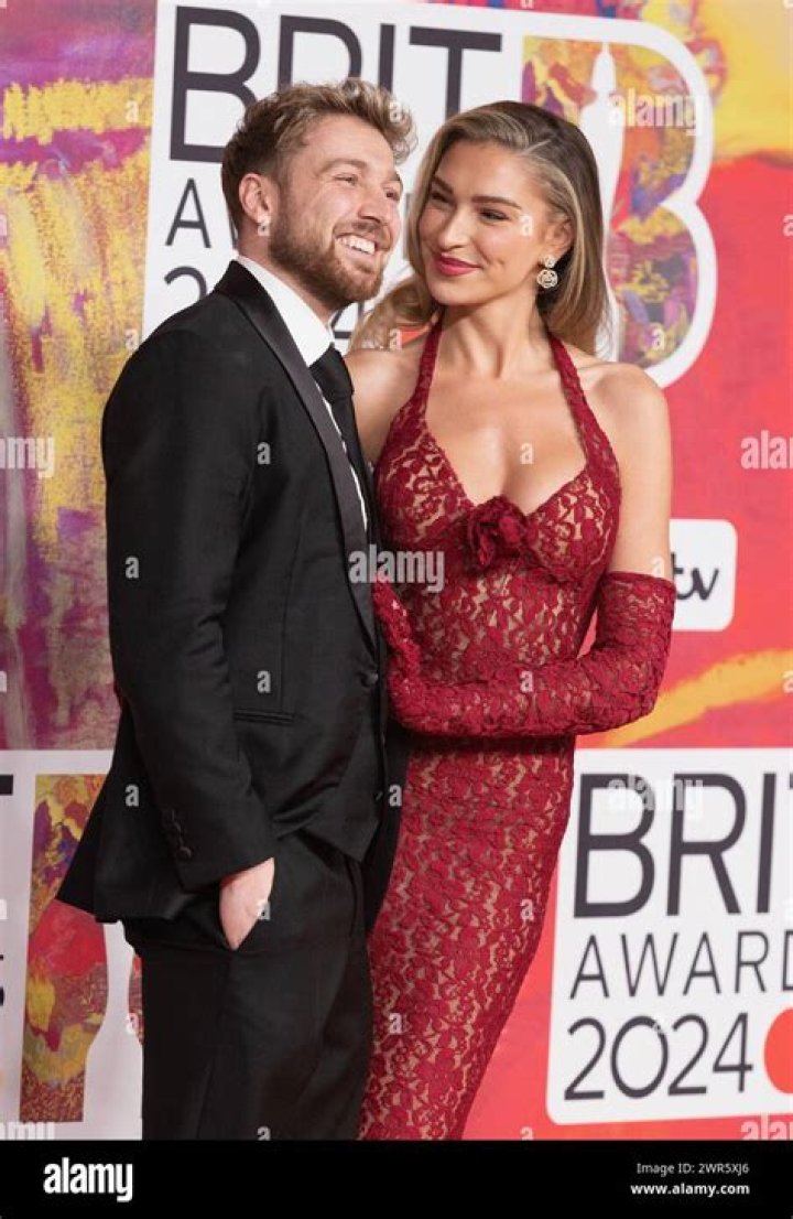 
Did Sam Thompson And Zara Break Up? Who Did He Cheat On With? Relationship Timeline 