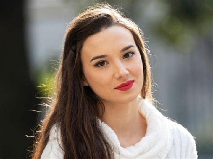 
Does Aria Bedmar Have A Boyfriend? 