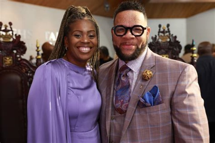 
Does Mike James Have Brother? 