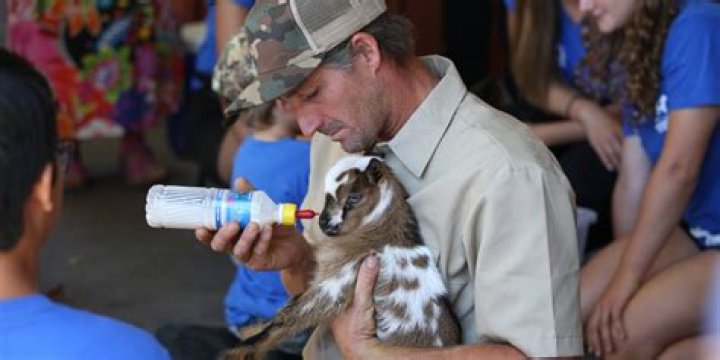 Dr. Buckeye Bottoms vet’s Bio: Death, Family, Cancelled, Married, Personal Life, Age, Net Worth