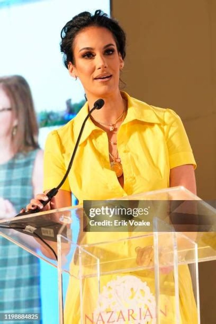 Dr. Sheila Nazarian Height, Weight, Net Worth, Age, Birthday, Wikipedia, Who, Nationality, Biography