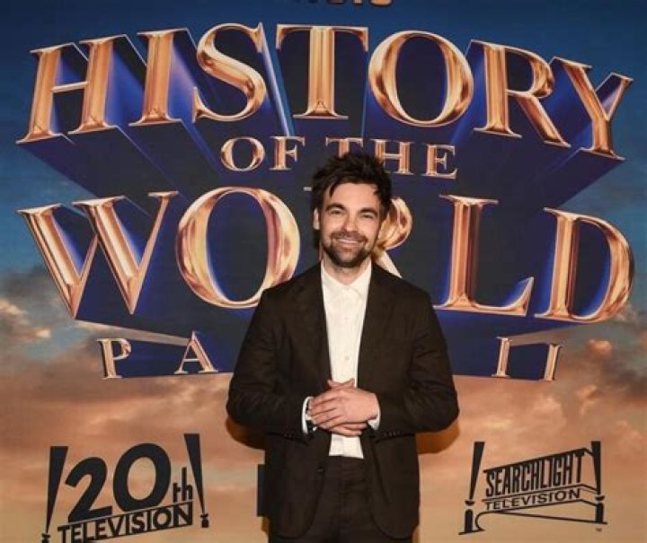 
Drew Tarver Wife – Is He Married? Dating History And Family Details 