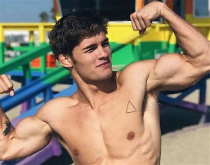 
Dylan Steven Geick Height, Weight, Net Worth, Age, Birthday, Wikipedia, Who, Nationality, Biography 