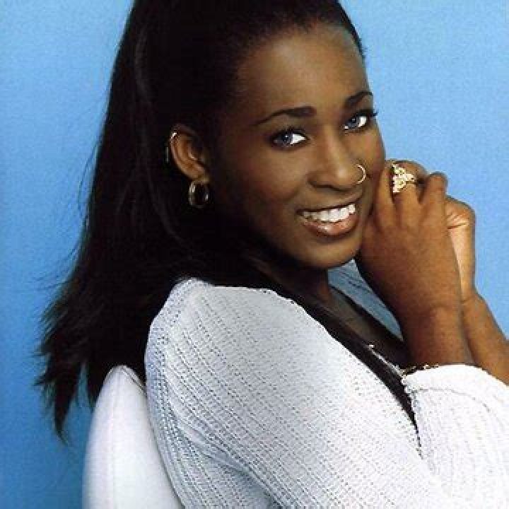 
Easther Bennett Height, Weight, Net Worth, Age, Birthday, Wikipedia, Who, Nationality, Biography 