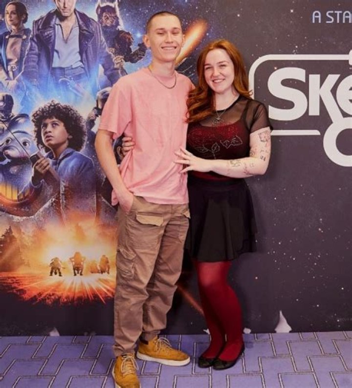 
Eleanor Neale Reveals Her Boyfriend On February 14 Through YouTube Video 