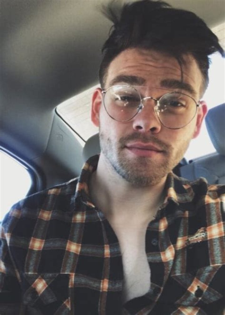 
Elijah Daniel Height, Weight, Net Worth, Age, Birthday, Wikipedia, Who, Nationality, Biography 