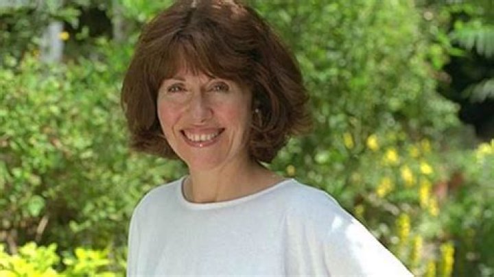 Elisabeth Sladen Height, Weight, Net Worth, Age, Birthday, Wikipedia, Who, Instagram, Biography