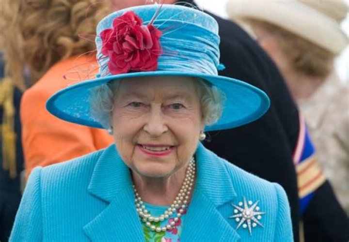 
Elizabeth II Height, Weight, Net Worth, Age, Birthday, Wikipedia, Who, Nationality, Biography 