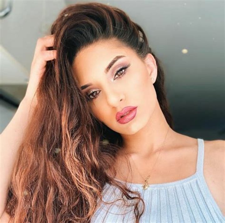 
Ella Willson Height, Weight, Net Worth, Age, Birthday, Wikipedia, Who, Nationality, Biography 