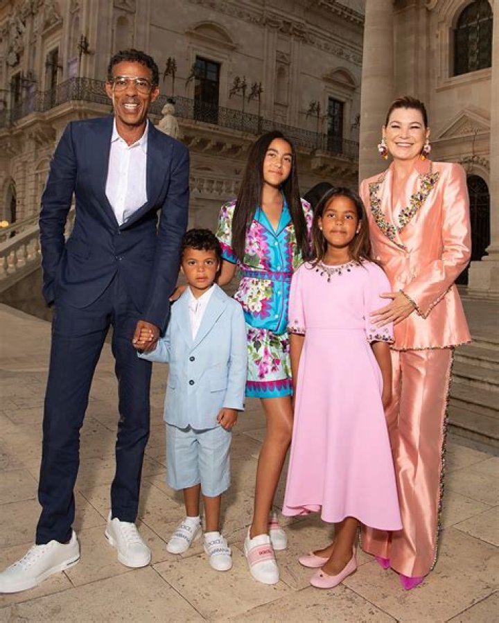 
Ellen Pompeo and Her Siblings Made Up A Large Family 