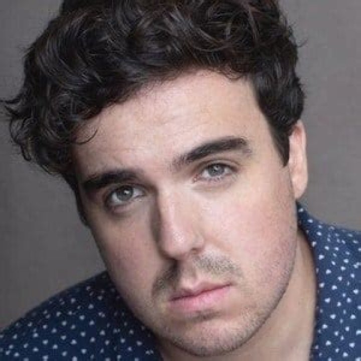 
Elliot Simmons Height, Weight, Net Worth, Age, Birthday, Wikipedia, Who, Nationality, Biography 