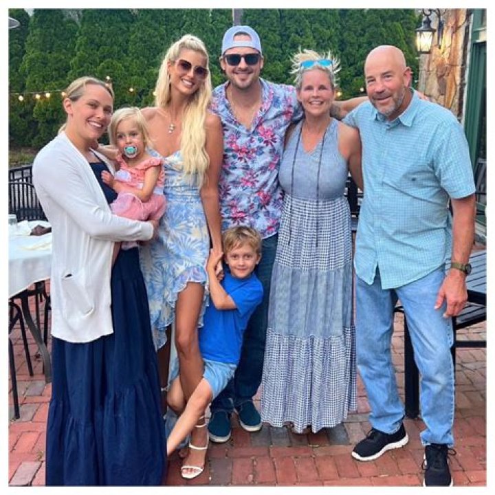 
Emma Hernan Parents, Thomas Hernan And Stephanie Hernan, And Siblings 