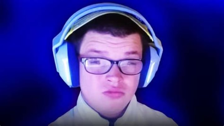 
Febbydoto Real Name And Age Revealed- Meet The Twitch Streamer On Twitter 