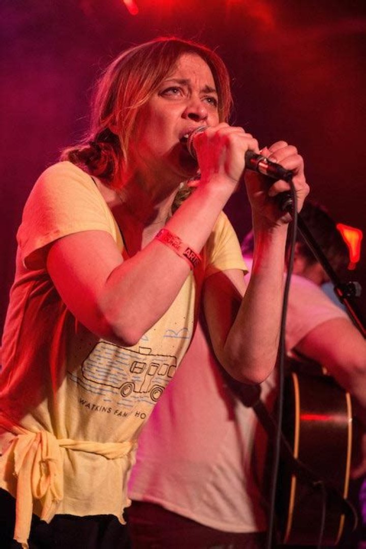 Fiona Apple Height, Weight, Net Worth, Age, Birthday, Wikipedia, Who, Nationality, Biography