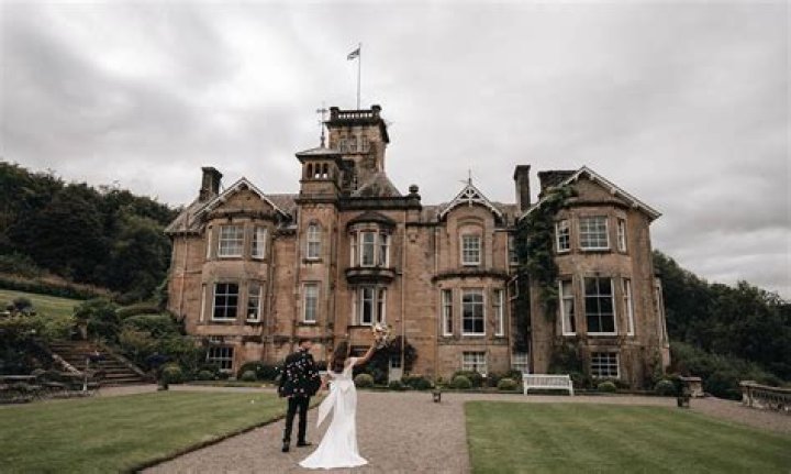 
Gary Wilson And Wife Robyn Wilson Got Married In Scotland In Auchen Castle 