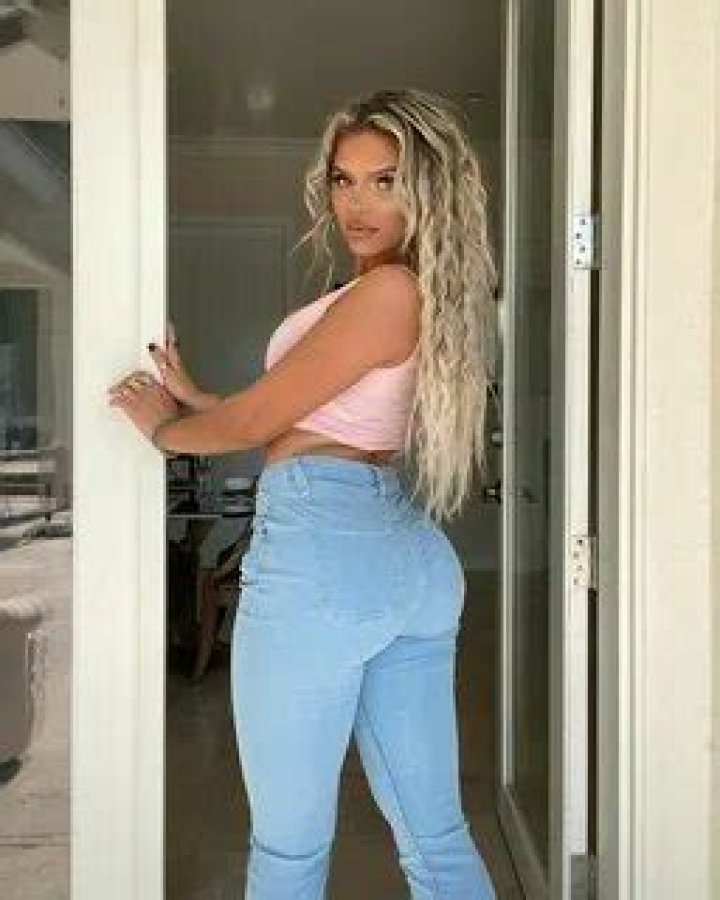 
Hannah Sanders Height, Net Worth, Age, Who, Facts, Biography, Wiki 