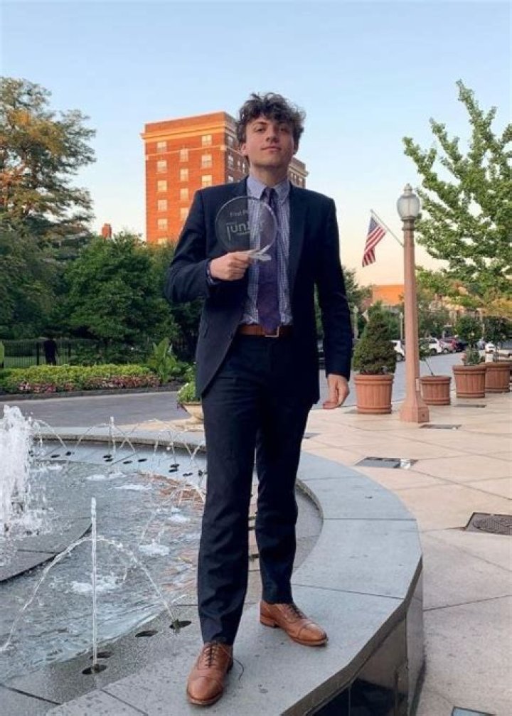 Hans Niemann Height, Weight, Net Worth, Age, Birthday, Wikipedia, Who, Instagram, Biography