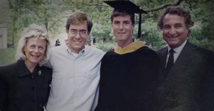 Has Stephanie Mack Remarried? Children And Net Worth 2022 – Husband Mark Madoff Death