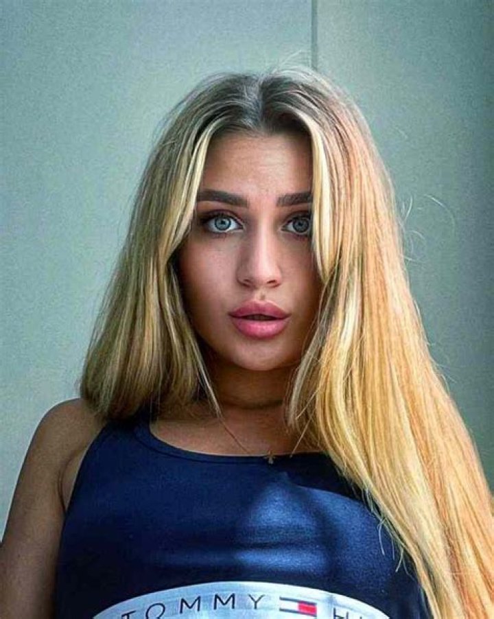 Hayat Kamille Height, Weight, Net Worth, Age, Birthday, Wikipedia, Who, Nationality, Biography