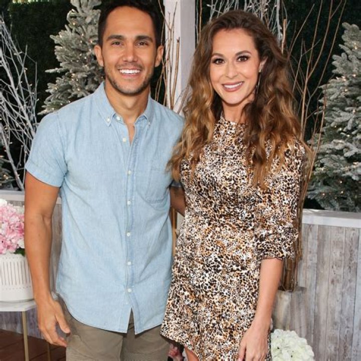 
How Did Eric Knowles Get His Face Scar? Bargain Hunter Presenter Wife Anita Knowles and Family 