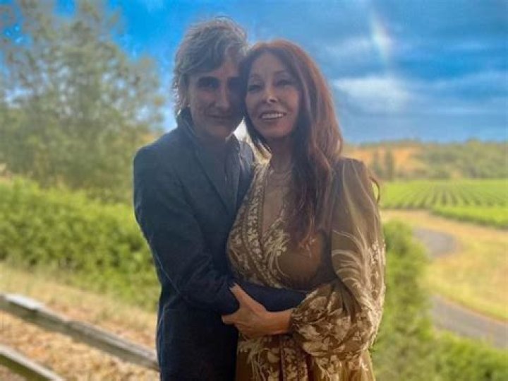 Is Elvira a Lesbian? Know More About Her Life!